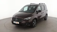 Rot Gebraucht 2023 Mercedes T180 Progressive Van / Kleinbus | 28.990 € (Etwas zu teuer)