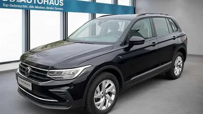 Gebraucht VW Tiguan Life 150 PS (110 kW) 2022 Schwarz SUV