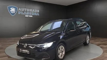 Gebraucht VW Golf VIII Life 116 PS (85 kW) 2022 Deep black perleffekt (schwarz) Limousine