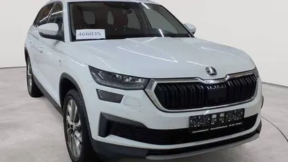 Gebraucht Skoda Kodiaq Clever 150 PS (110 kW) 2022 Moonweiß perleffekt SUV