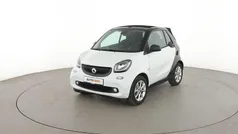 Weiß Gebraucht 2017 Smart ForTwo Cabrio Basis Cabrio | 14.640 € (Guter Preis)