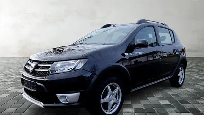 Perlmuttschwarz Gebraucht 2015 Dacia Sandero Prestige Limousine | 7.700 € (Fairer Preis)