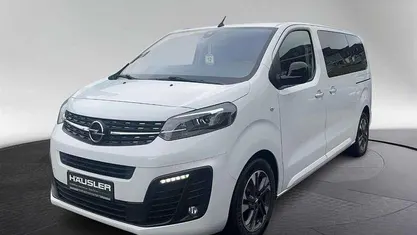 Eis weiß (uni) Gebraucht 2022 Opel Zafira Life Van / Kleinbus | 36.490 € (Fairer Preis)