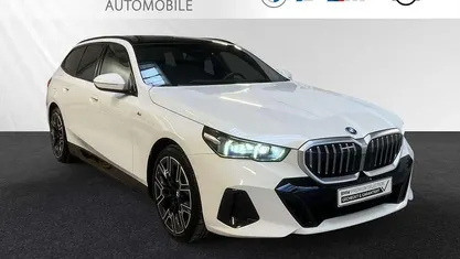 Gebraucht BMW 550e M Sport 489 PS (359 kW) 2025 Kombi