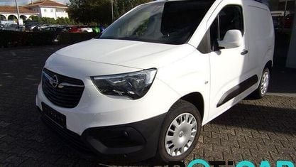 Używany Opel Combo Edition 102 KM (75 kW) 2021 Biały Minivan
