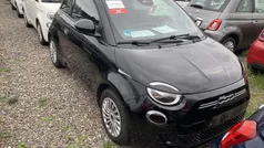 Schwarz Gebraucht 2023 Fiat 500e Kleinwagen | 22.889 € (Fairer Preis)