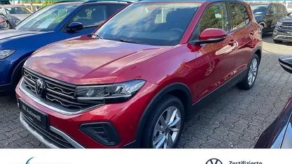 Rot Gebraucht 2024 VW T-Cross Life SUV | 25.498 € (Fairer Preis)