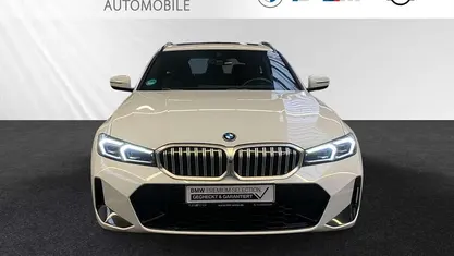 Alpinweiss Gebraucht 2024 BMW 330e M Sport Kombi | 43.300 € (Fairer Preis)