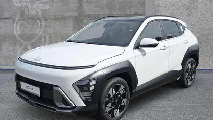 Atlas white / sol Neu 2025 Hyundai Kona Prime SUV | 29.480 € (Fairer Preis)