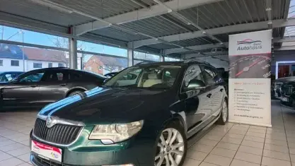Używany Skoda Superb Elegance 260 KM (191 kW) 2011 Zielony Kombi