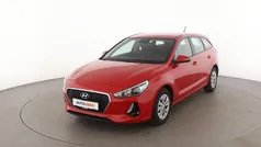 Rot Gebraucht 2017 Hyundai i30 Select Kombi | 10.490 € (Fairer Preis)