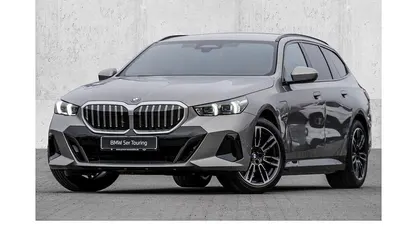 Neu BMW 530e M Sport 190 PS (139 kW) 2025 Oxidgrau Kombi