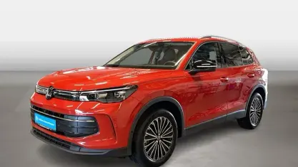 Gebraucht VW Tiguan Goal 150 PS (110 kW) 2025 Persimmon red SUV
