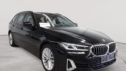 Gebraucht BMW 520 Luxury Line 190 PS (139 kW) 2023 Schwarz uni Kombi