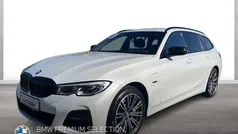 Weiß Gebraucht 2021 BMW 330e M Sport Kombi | 31.850 € (Fairer Preis)