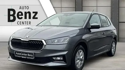 Neu Skoda Fabia Essence 80 PS (58 kW) 2026 Grau Limousine