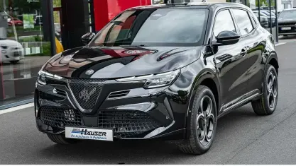 Nouvelle Alfa Romeo Junior Edizione Speciale 145 ch (106 kW) 2026 Noir SUV
