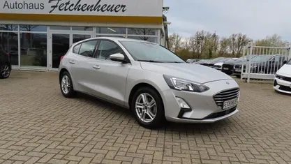 Silber Gebraucht 2021 Ford Focus Limousine | 16.490 € (Guter Preis)