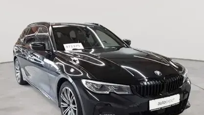 Gebraucht BMW 320 M Sport 190 PS (139 kW) 2022 Saphirschwarz metallic Kombi