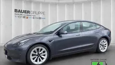 Grau Gebraucht 2022 Tesla Model 3 Long Range Limousine | 32.930 € (Etwas zu teuer)