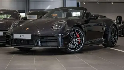 Neu Porsche 911 Carrera 4S Cabriolet 480 PS (353 kW) 2026 Tiefschwarzmetallic Cabrio