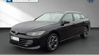 Gebraucht 2025 VW Passat Elegance Kombi | 42.930 € (Superpreis)
