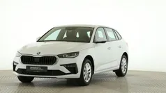 Moonweiss perleffekt (metallic) Gebraucht 2024 Skoda Scala Selection Kleinwagen | 23.620 € (Fairer Preis)