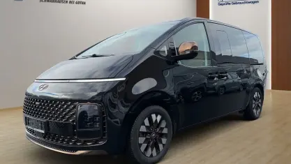 Gebraucht Hyundai Staria Signature 177 PS (130 kW) 2022 Abyss black Van / Kleinbus