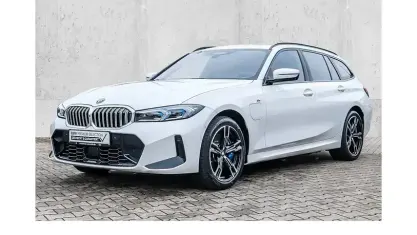 Używany BMW 330e M Sport 360 KM (264 kW) 2024 Biały Kombi