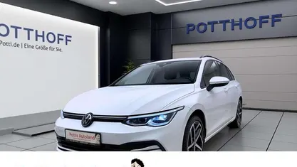 Gebraucht 2023 VW Golf VIII Life Kombi | 25.443 € (Fairer Preis)