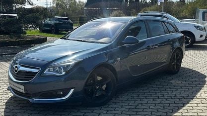 Używany Opel Insignia Sport 250 KM (183 kW) 2014 Niebieski Kombi