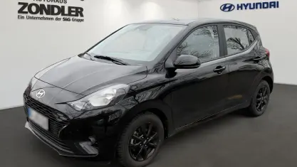 Gebraucht Hyundai i10 Select 63 PS (46 kW) 2025 Phantom black / met Kleinwagen