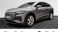 Grau Gebraucht 2022 Audi Q4 Sportback e-tron Sport SUV | 25.990 € (Guter Preis)