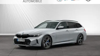 Brooklyn grau metallic Gebraucht 2024 BMW 330e M Sport Kombi | 46.468 € (Fairer Preis)
