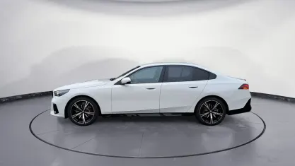Nowe BMW 520 M Sport 197 KM (144 kW) 2026 Biały Sedan/Limuzyna
