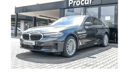 Gebraucht BMW 520 Sport Line 190 PS (139 kW) 2023 Grau Limousine