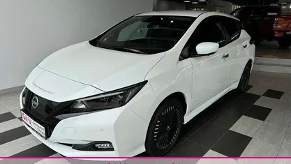 Arctic solid white (weiß) Gebraucht 2023 Nissan Leaf N-Connecta Kleinwagen | 21.990 € (Guter Preis)