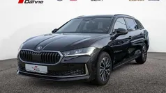 Gebraucht 2025 Skoda Superb Selection Kombi | 38.880 € (Fairer Preis)