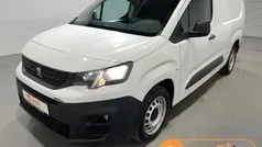 Aluminiumgrau Gebraucht 2018 Peugeot Partner Premium Van / Kleinbus | 9.380 € (Guter Preis)