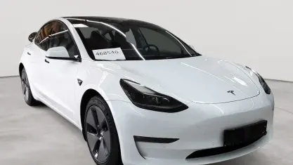 Gebraucht Tesla Model 3 366 kW (498 PS) 2022 Pearl white multicoat Limousine