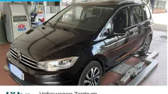 Schwarz Gebraucht 2021 VW Touran Active Van / Kleinbus | 25.380 € (Fairer Preis)