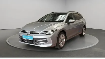 Gebraucht VW Golf VIII Style 150 PS (110 kW) 2025 Oyster silver metallic Kombi