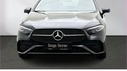 Gebraucht Mercedes A200 AMG 163 PS (119 kW) 2025 Schwarz Limousine