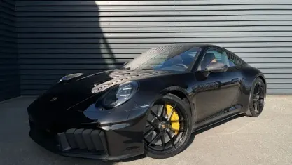 Neu Porsche 911 Carrera 4 GTS 541 PS (397 kW) 2026 Grün Coupé