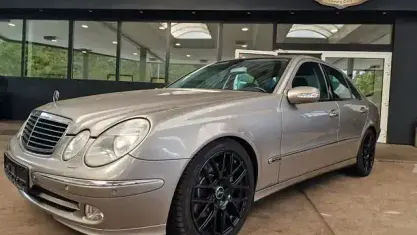 Occasion Mercedes E500 Avantgarde 423 ch (311 kW) 2004 Argent Berline