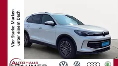 Weiß Gebraucht 2024 VW Tiguan Life SUV | 35.400 € (Fairer Preis)