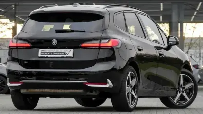 Gebraucht BMW 230 Performance 326 PS (239 kW) 2023 Schwarz Van / Kleinbus