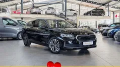 Black metallic Gebraucht 2024 Skoda Superb Selection Kombi | 40.390 € (Superpreis)