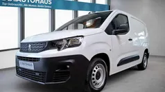 Weiß Gebraucht 2022 Peugeot Partner Premium Van / Kleinbus | 13.870 € (Fairer Preis)