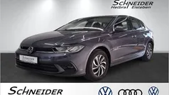 Rauchgrau (metallic) Gebraucht 2023 VW Polo Life Limousine | 18.990 € (Guter Preis)